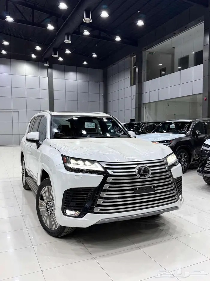 لكزس LX 600 BB سعودي 2025 اببيض واسود وتيتانيوم 6
