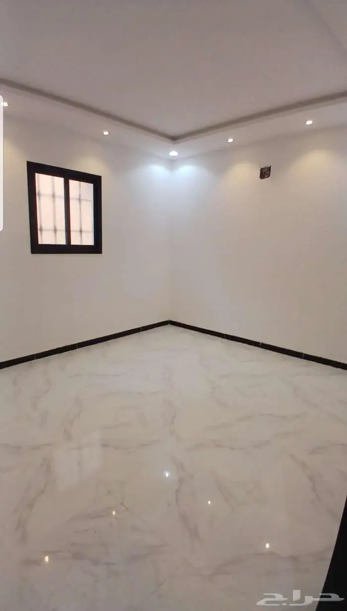 دور أول 5 غرف للايجار في حي بدر (لم يسكن من قبل) 1