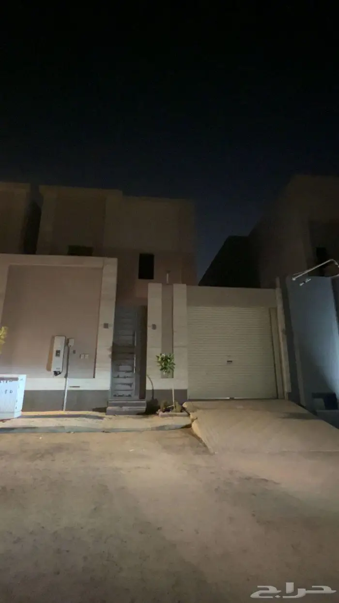 فيلا للبيع في حي العوالي   الرياض 0