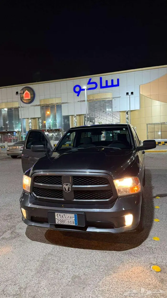 للبيع دورج رام موديل 2017 0