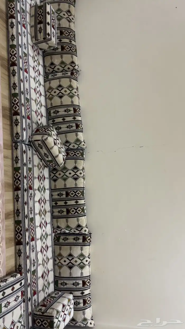للبيع مجلس 1
