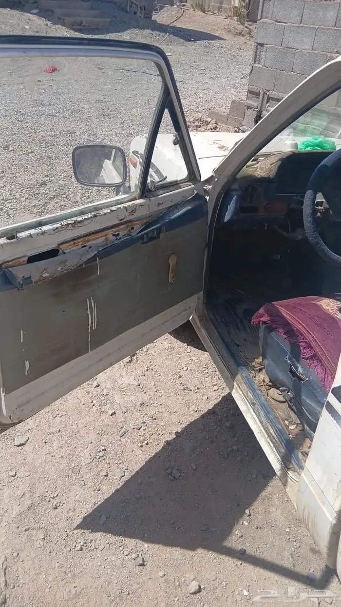 هايلوكس موديل 81 مسقطة للبيع 2
