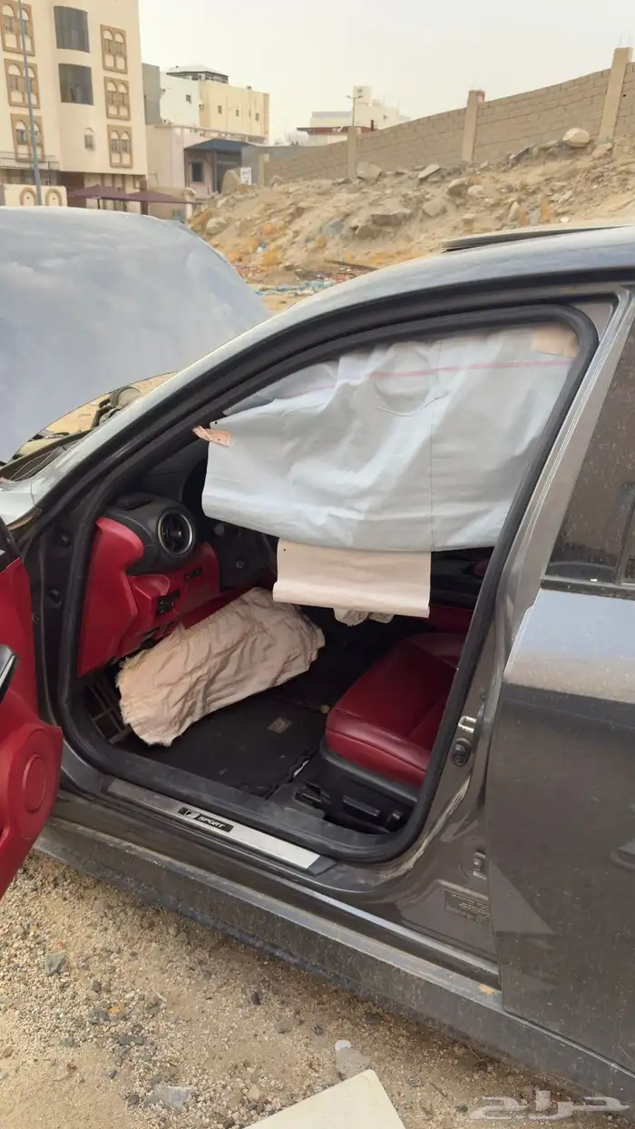 للبيع لكزس is350 f 2022 مصدوم 9