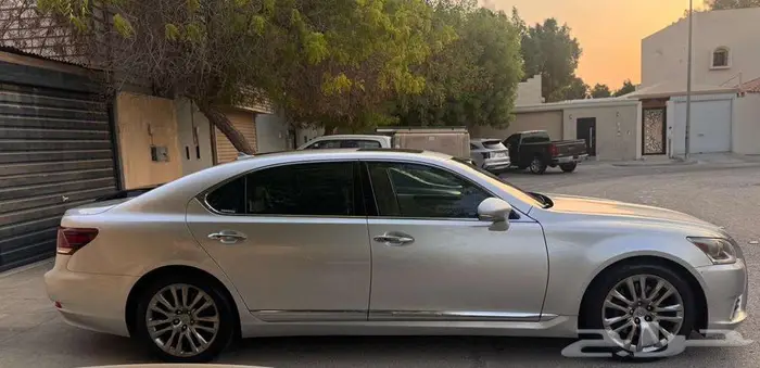 Lexus LS460L 1