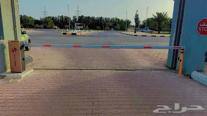 ذراع بوابة مواقف سيارات إلكتروني بتقنيات متطورة 2