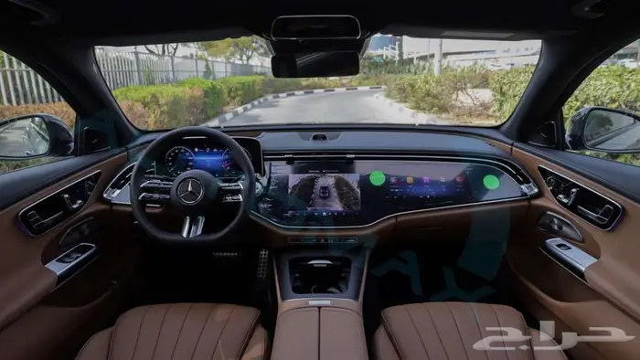 مرسيدس بنز E300 2025 خليجي اصفار مع ضمان الوكيل 13