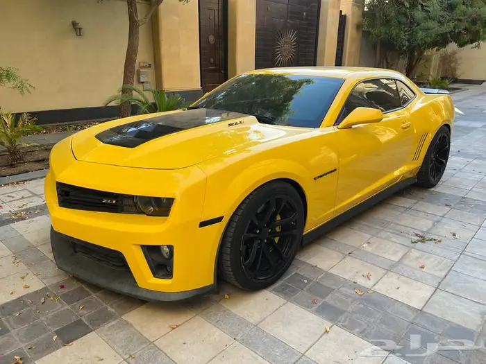 كامارو ZL1 اصفر مخزن 2013 ممشى 31 ألف كم 0