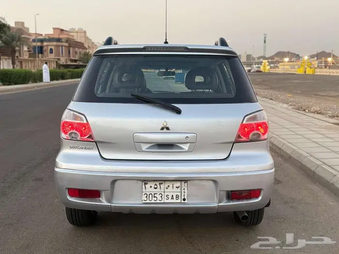 ميتسوبيشي اوتلاندر 2007 9