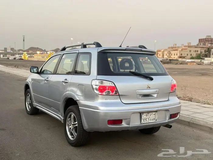 ميتسوبيشي اوتلاندر 2007 16