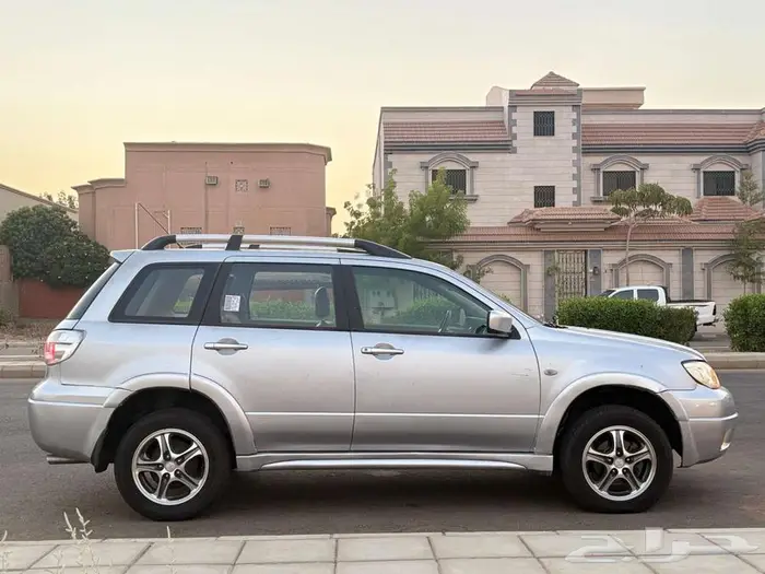 ميتسوبيشي اوتلاندر 2007 21