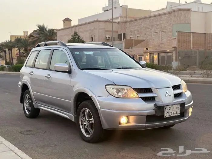 ميتسوبيشي اوتلاندر 2007 15