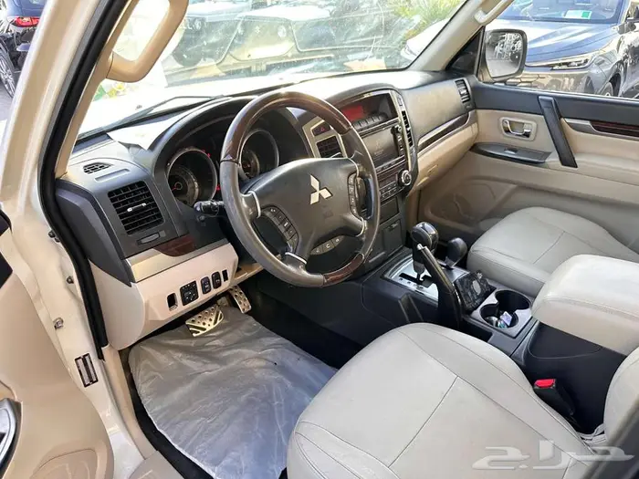 ميتسوبيشي باجيرو 2020 GLS 27