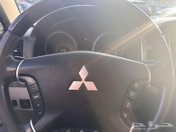 ميتسوبيشي باجيرو 2020 GLS 8