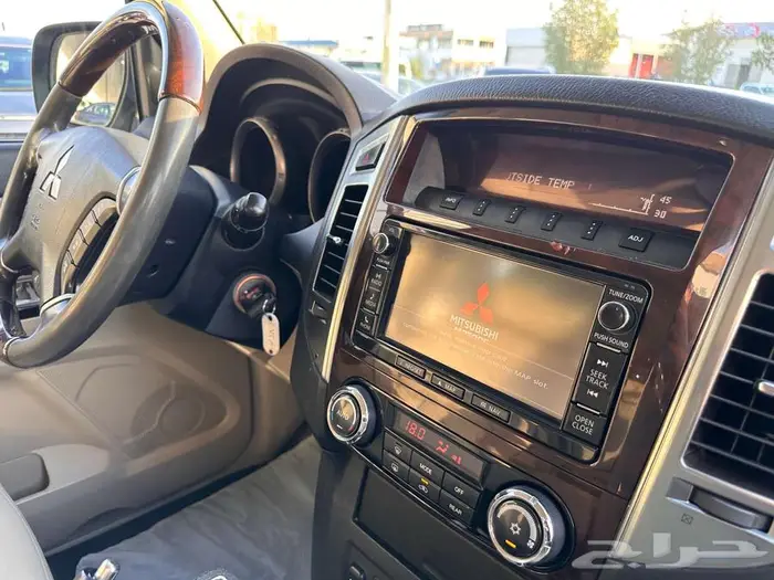 ميتسوبيشي باجيرو 2020 GLS 21