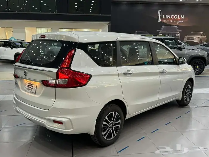 سوزوكي ارتيجا GLX 2025 1