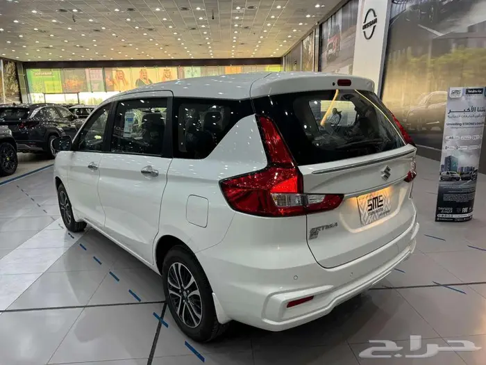 سوزوكي ارتيجا GLX 2025 3