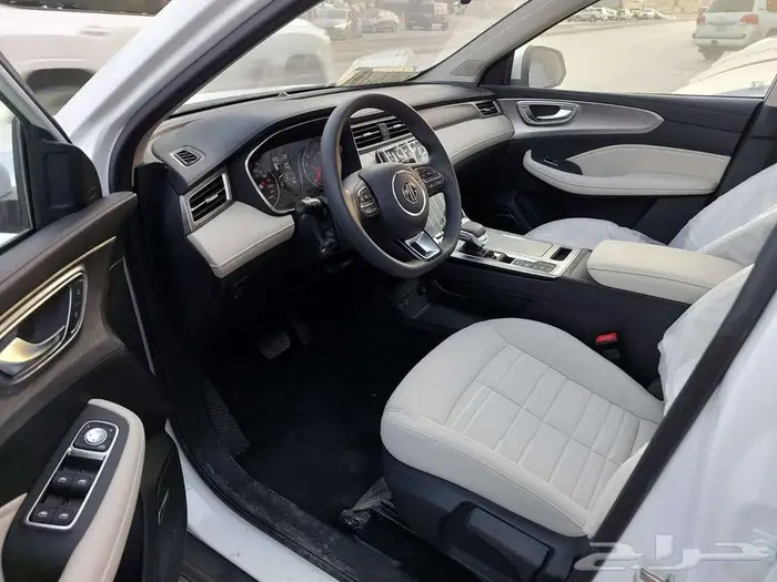MG RX5 2023 قير اوتماتيك بنزين 13