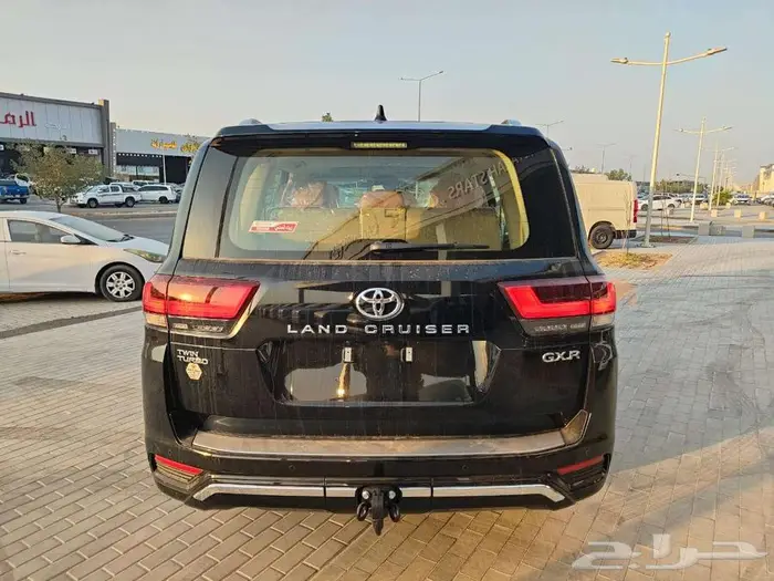 لاندكروزر GXR L3 بنزين 2025 سعودي لوحات ( 305000 ) 12