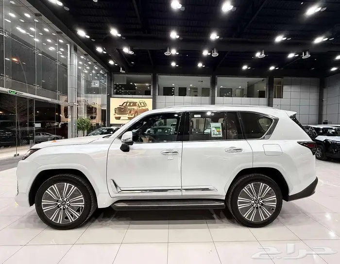 لكزس LX 600 BB سعودي 2025 اببيض واسود وتيتانيوم 3