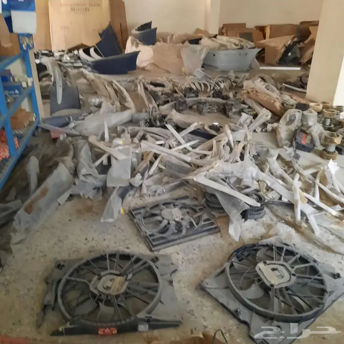 للبيع قطع غيار مرسيدس بنز و بي بي ام دبليو جديد و 12