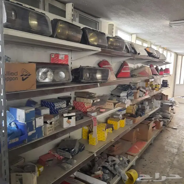 للبيع قطع غيار مرسيدس بنز و بي بي ام دبليو جديد و 9