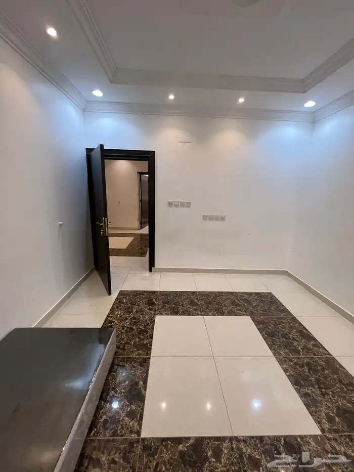 شقة ارضية للايجار 22