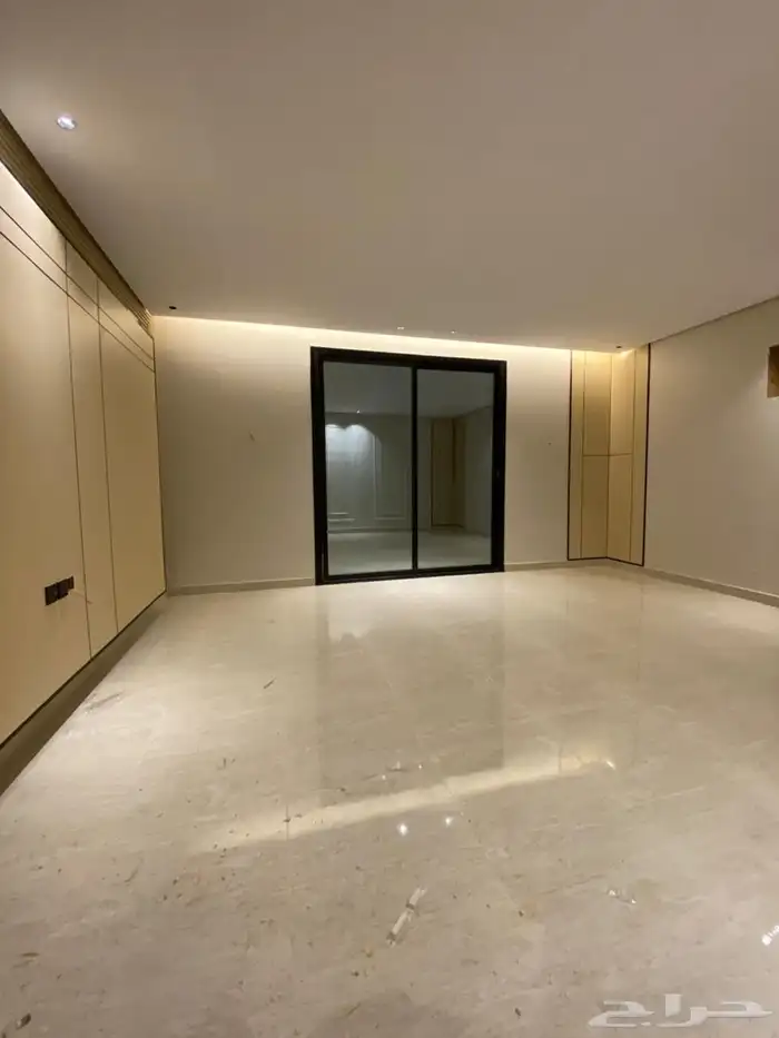 ادوار متكرره فاخرة للبيع بحي المطار تشطيب فاخر وسعر مميز 17