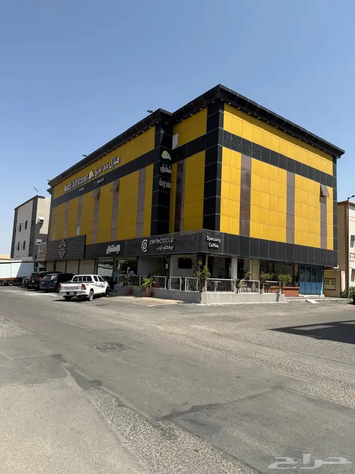 للبيع عمارة تجارية سكنية في الحوية على شارعين 2