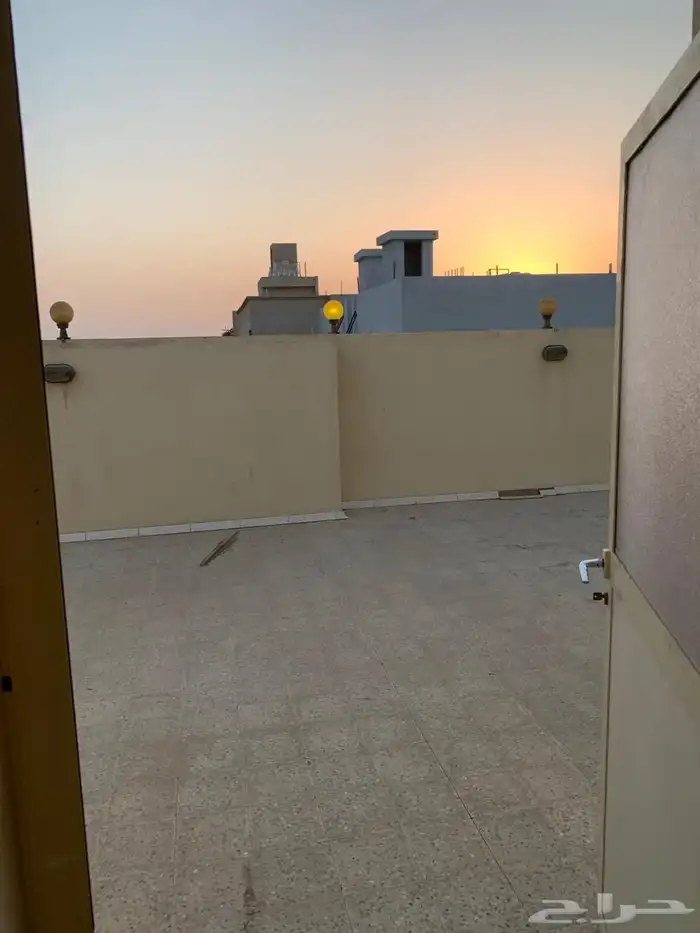 فيلا للإيجار حي الزمرد 3