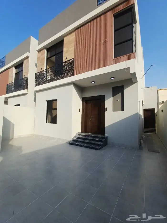 فلل مودرن للبيع في حي الرياض 0