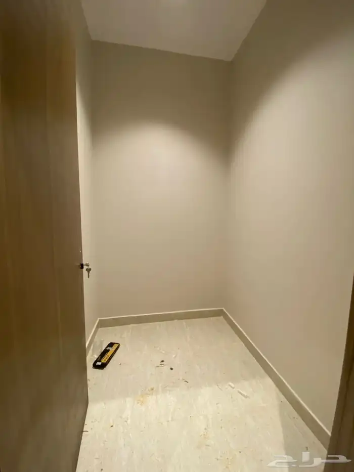 ادوار متكرره فاخرة للبيع بحي المطار تشطيب فاخر وسعر مميز 13