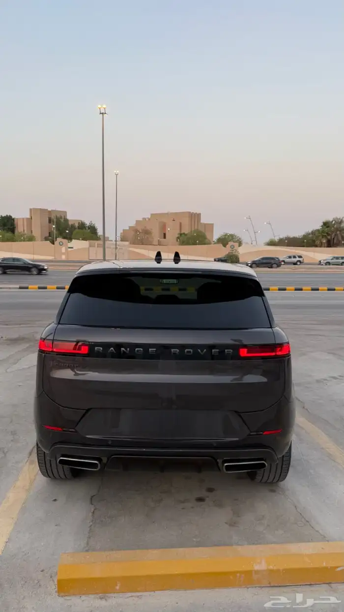 رينج روفر سبورت P400 Dynamic SE 2024 6