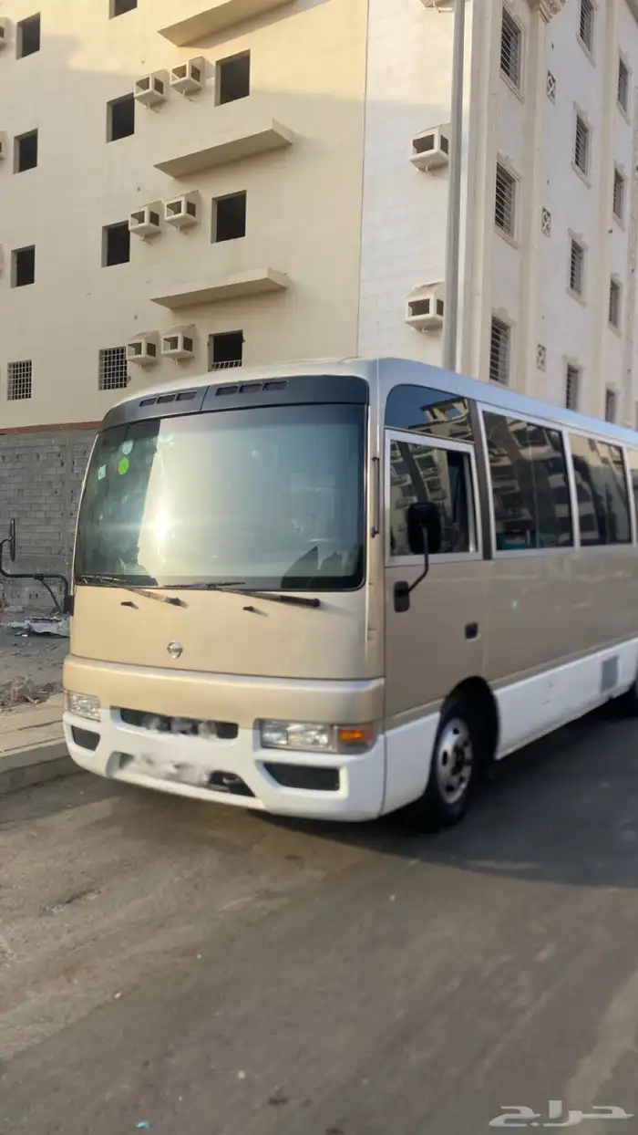 باص نيسان سليفان 4