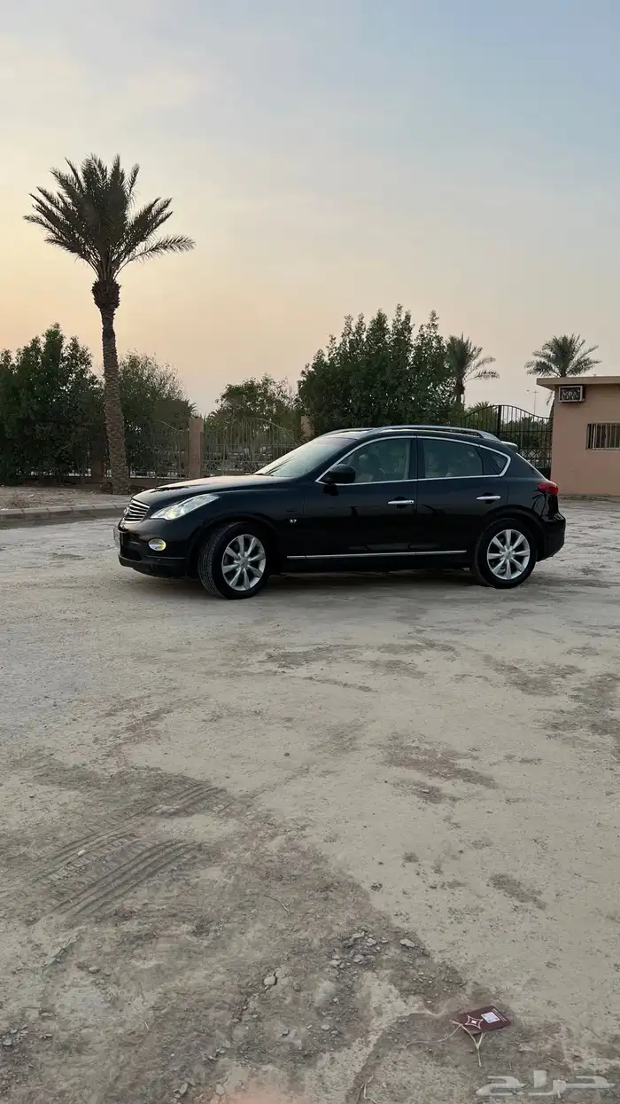 انفنتي QX50 2015 نظيفة عداد قليل 12