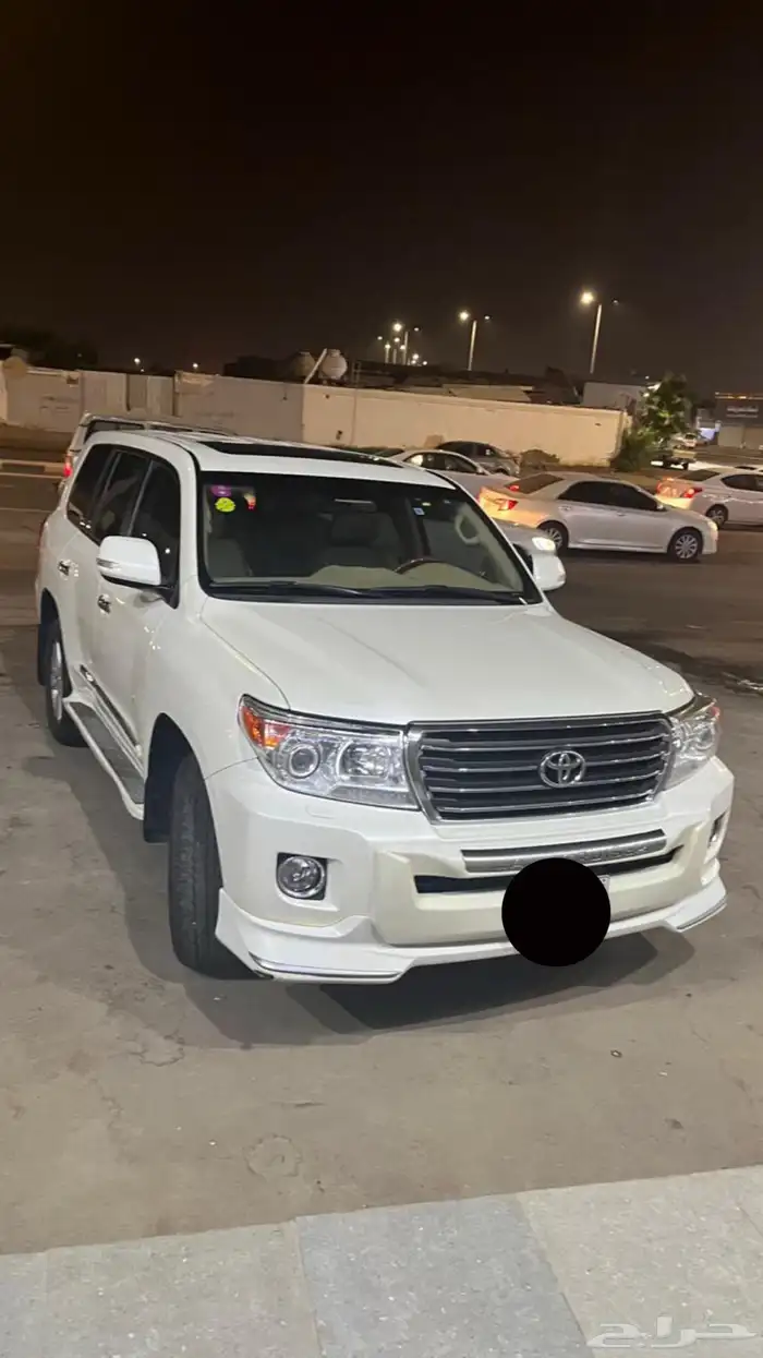 للبيع تويوتا لاندكروزر GXR3 V8 ممشى قليل موديل 2014 12