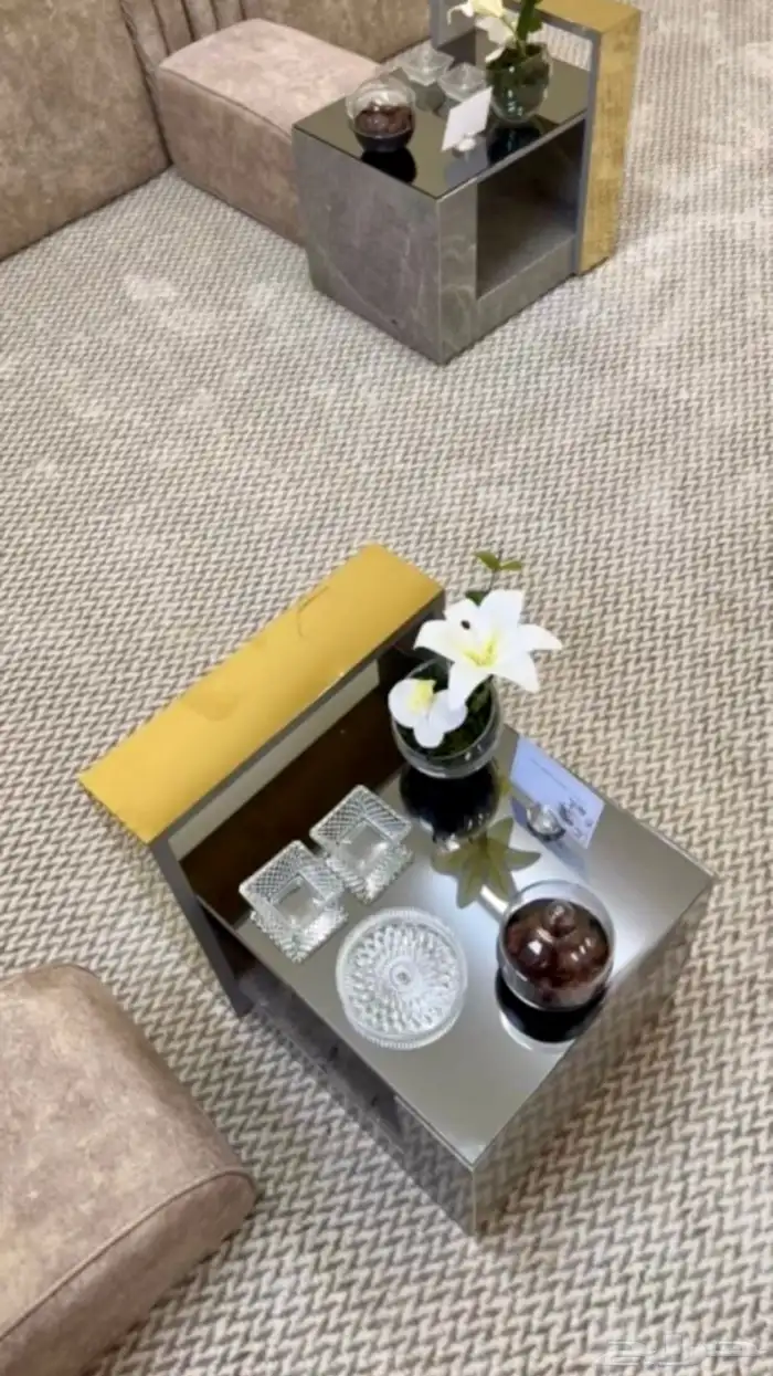 طاوله مجالس فخمه مع 4 طاولات خدمه 0