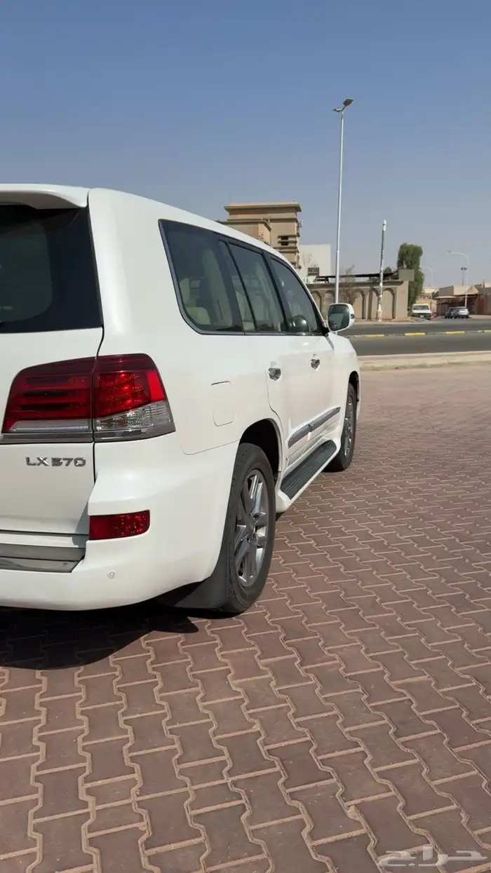 للبيع لكزس LX570 نظيف 2015 0