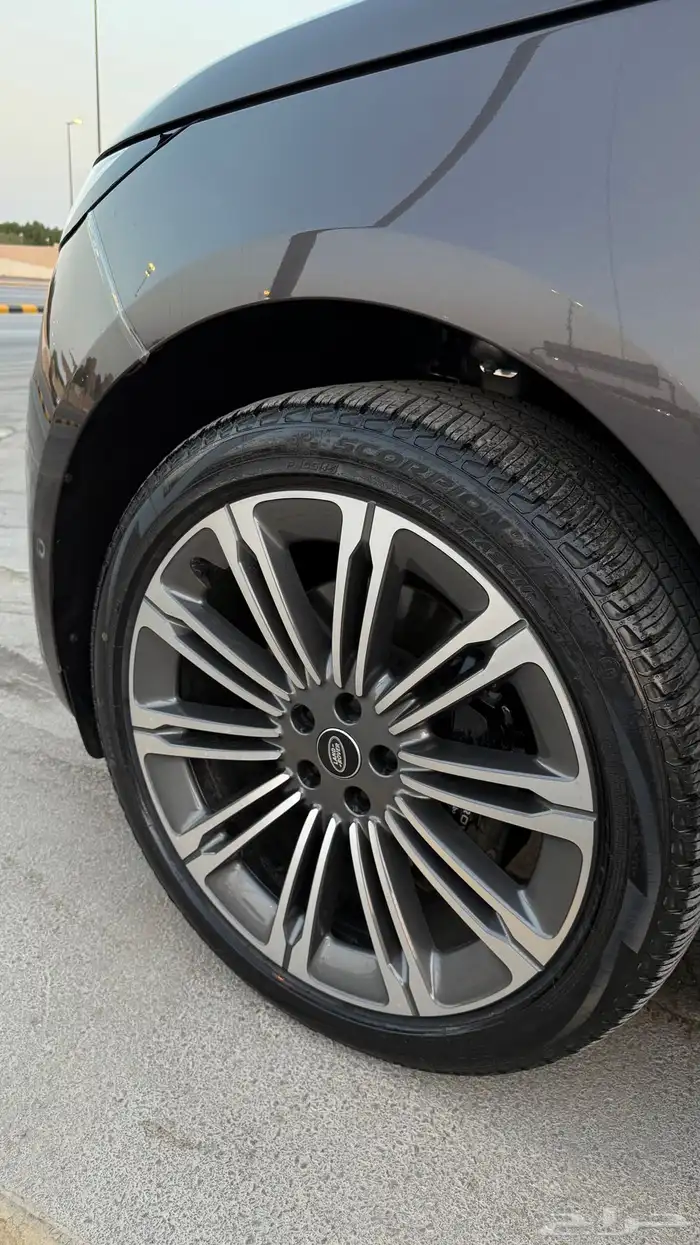 رينج روفر سبورت P400 Dynamic SE 2024 4