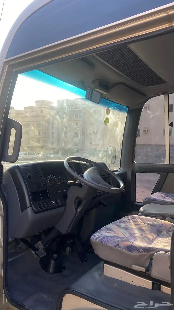 باص نيسان سليفان 13