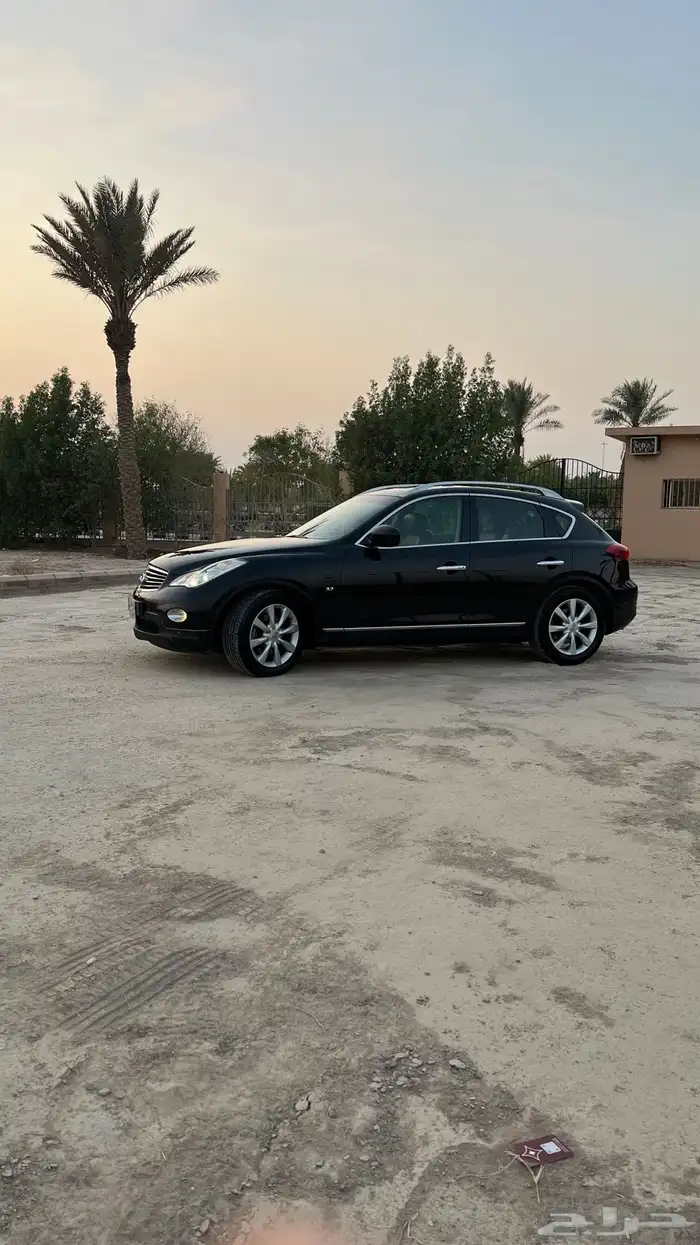 انفنتي QX50 2015 نظيفة عداد قليل 13