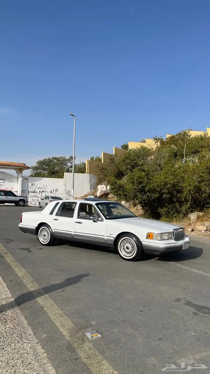 لينكون تاون كار 1992 2