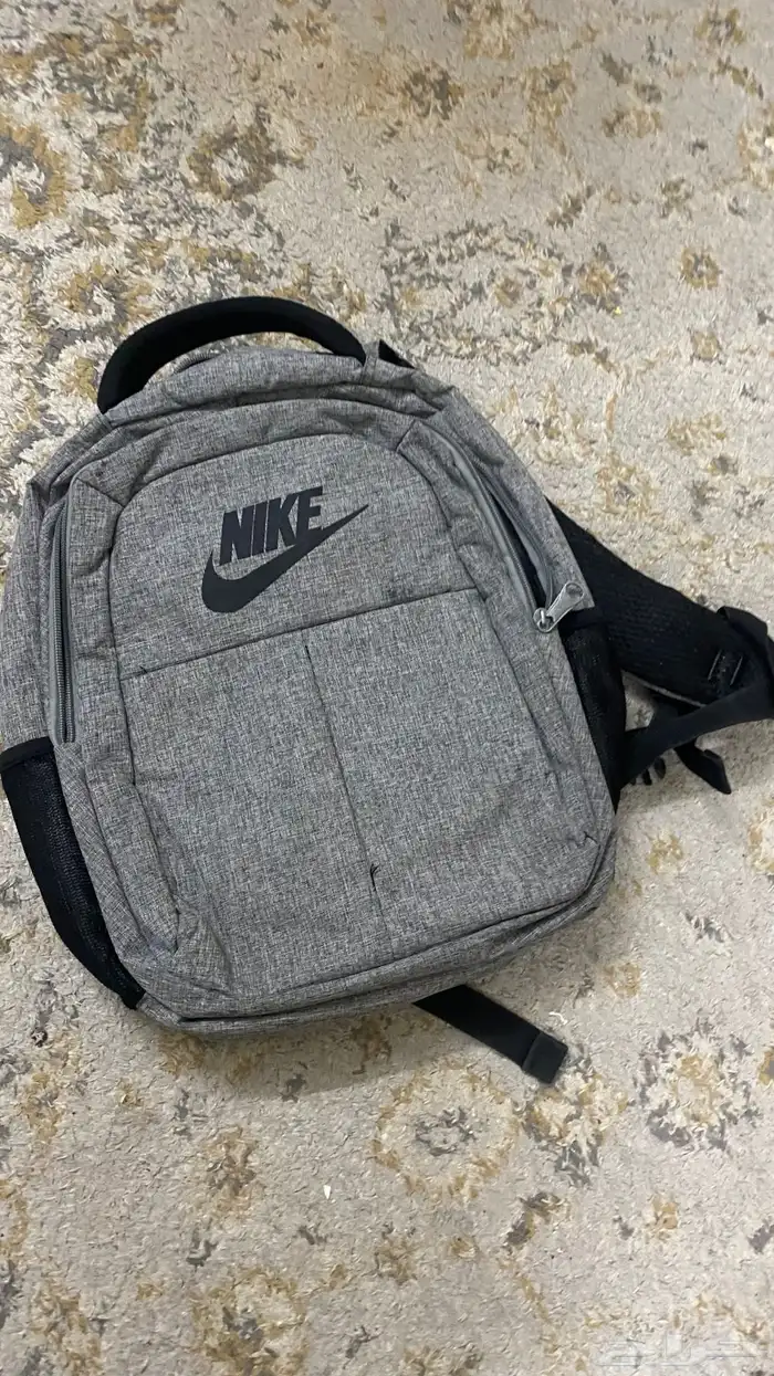 شنط مدرسية رجالية ونسائيه 2