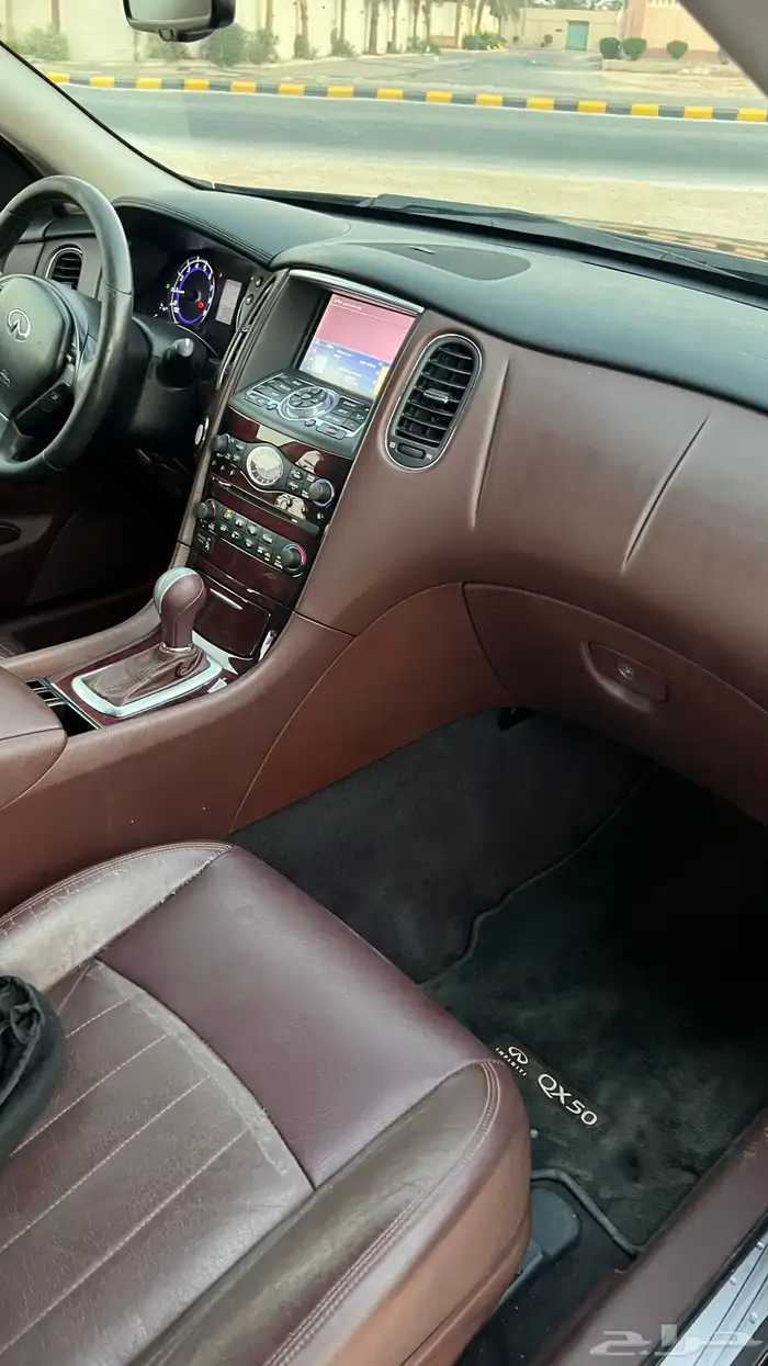 انفنتي QX50 2015 نظيفة عداد قليل 23