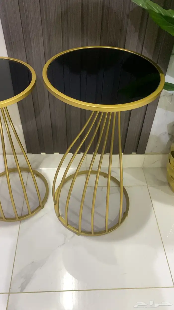 طاوله خشبيه   وطاولات خدمه ذهبي 1