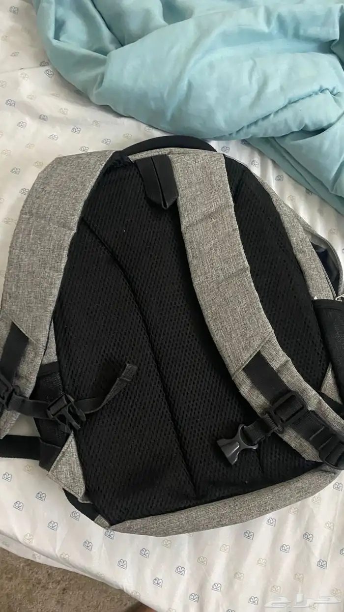 شنط مدرسية رجالية ونسائيه 1