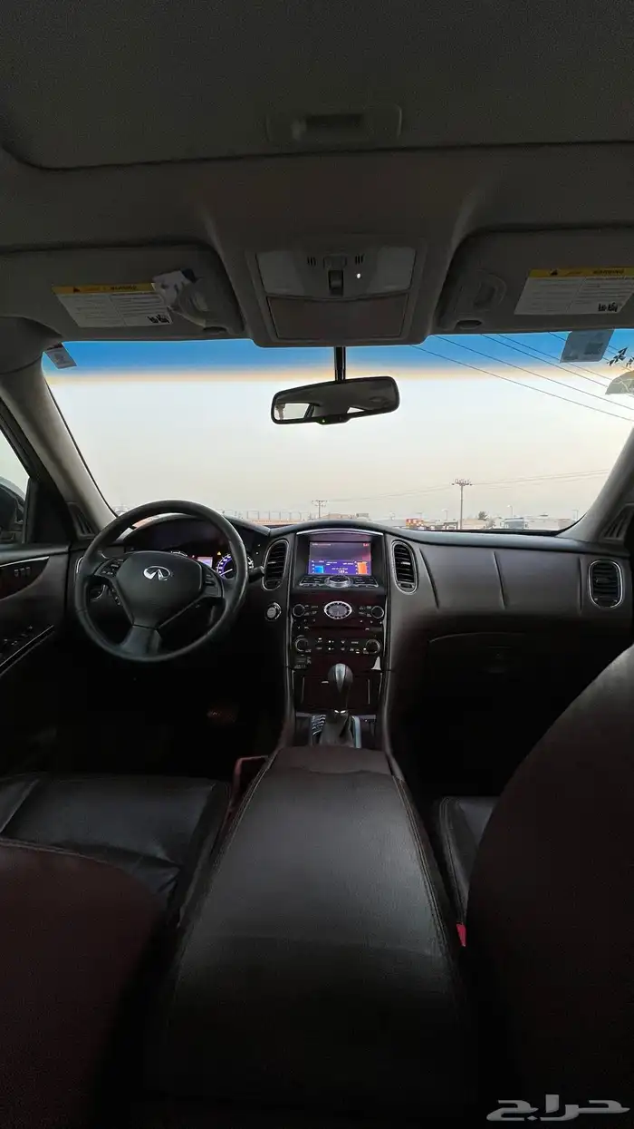 انفنتي QX50 2015 نظيفة عداد قليل 26