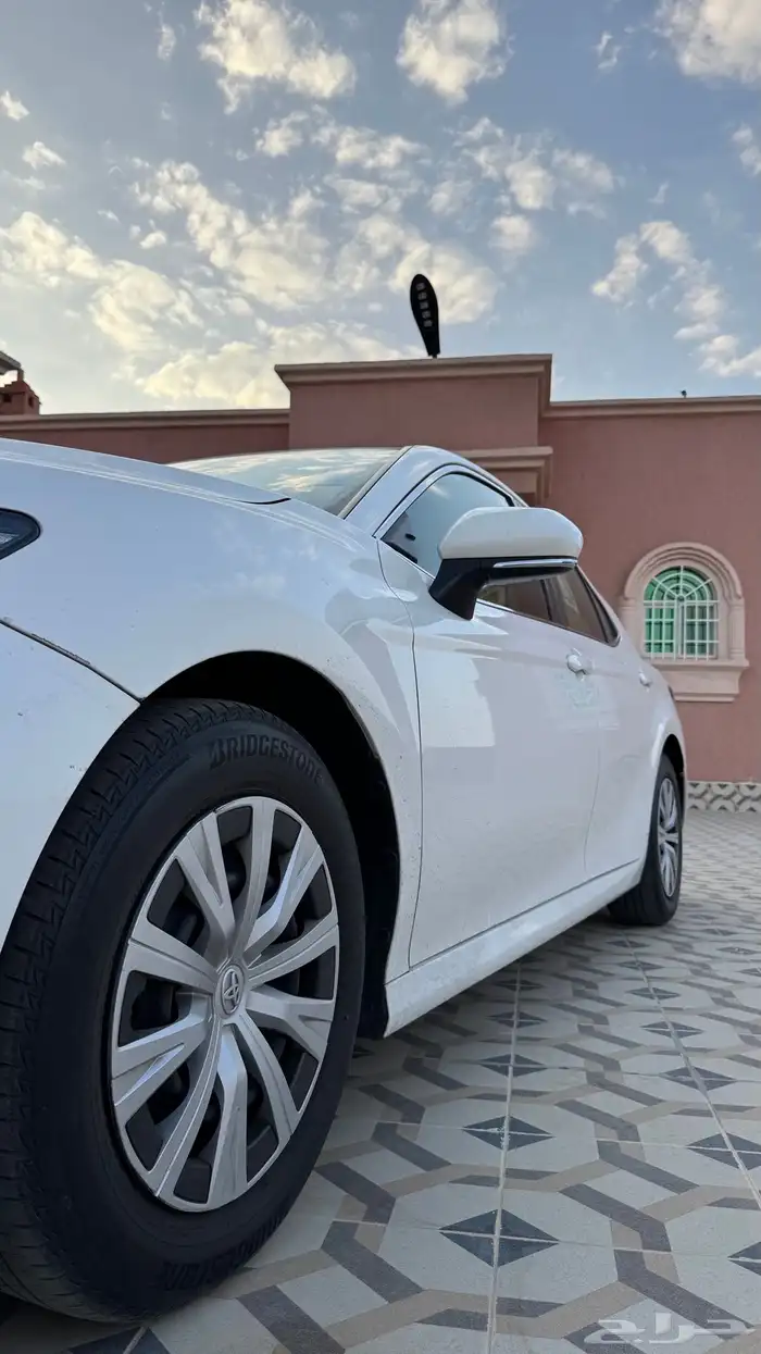 للبيع كامري مخزنه 2