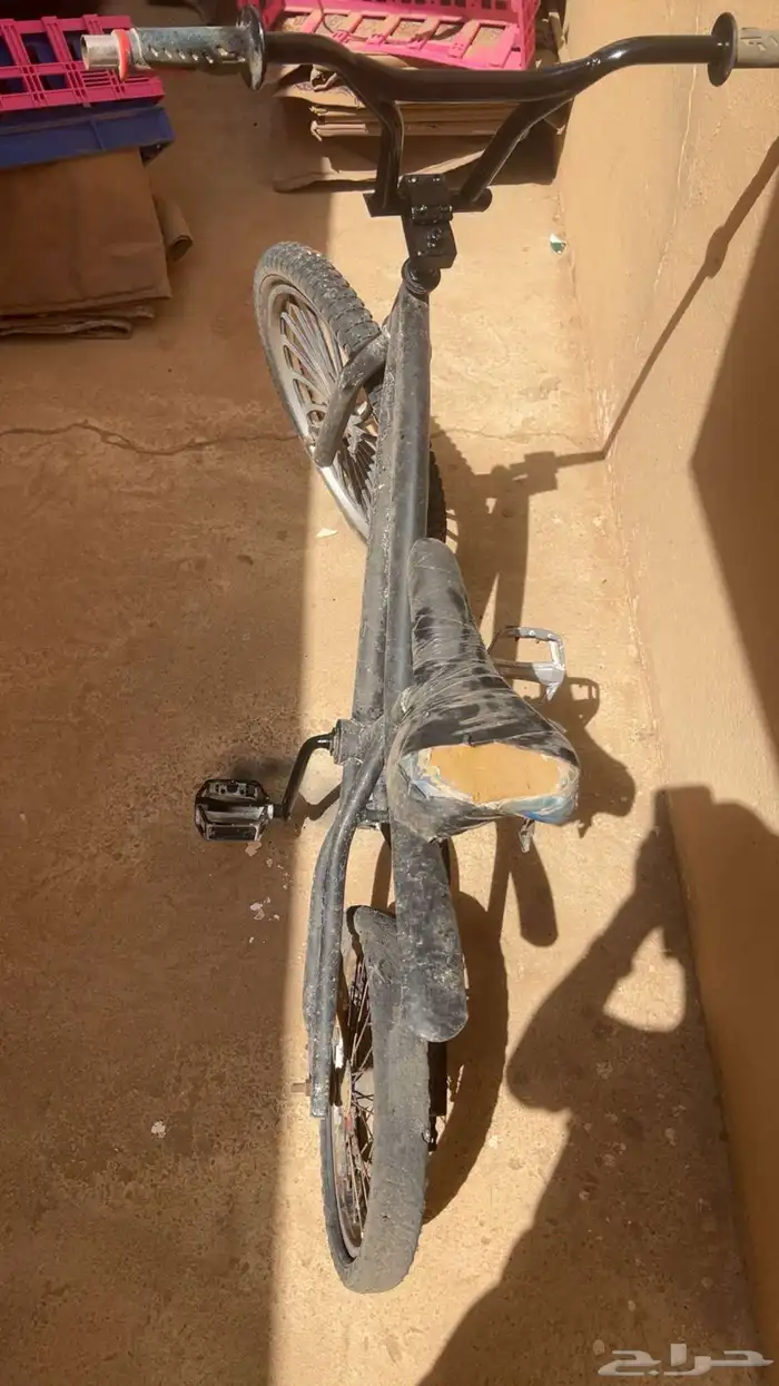 سيكل مقاس 20 ومعه كفروين حجريه غير الي فيه 1