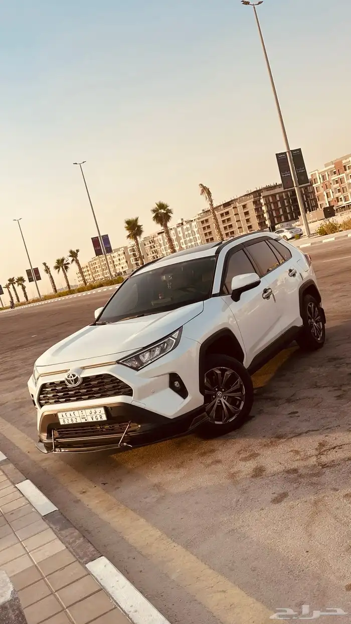 رافور 2024 4X4 تحت الضمان بصمة وفتحة سقف 1