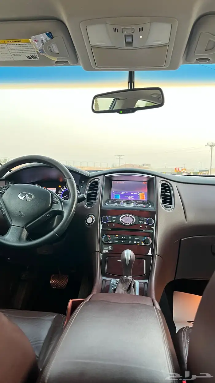 انفنتي QX50 2015 نظيفة عداد قليل 20